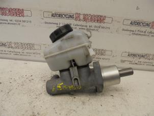 Used Master cylinder Opel Zafira (F75) 2.2 16V Price on request offered by N Kossen Autorecycling BV