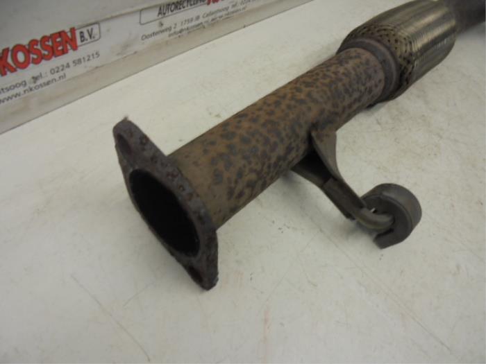 Exhaust middle section from a Hyundai H300 2012
