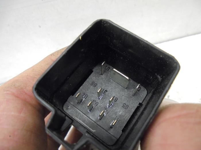 Glow plug relay Volkswagen Crafter 2.0 TDI 038907281D