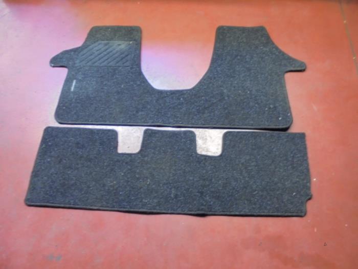 Used Volkswagen Transporter T4 1 9 Td Caravelle Set Of Mats