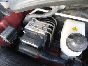 Used ABS pump Kia Sorento Price on request offered by N Kossen Autorecycling BV