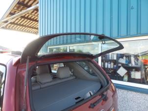 Used Rear window Kia Sorento Price on request offered by N Kossen Autorecycling BV