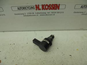 Used Fuel pressure regulator BMW 3 serie (E46/4) 320d 16V Price on request offered by N Kossen Autorecycling BV