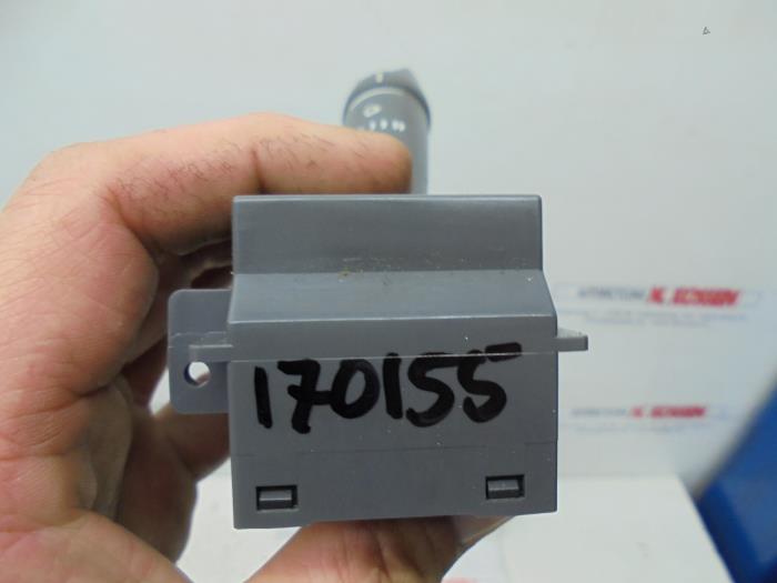 Interruptor de limpiaparabrisas de un Volvo XC70 (SZ) XC70 2.4 T 20V 2001