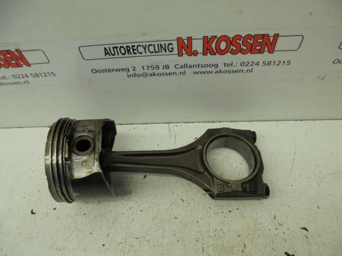 Usagé Bielle Chevrolet Nubira Wagon (J100) 1.8 16V Prix sur demande proposé par N Kossen Autorecycling BV