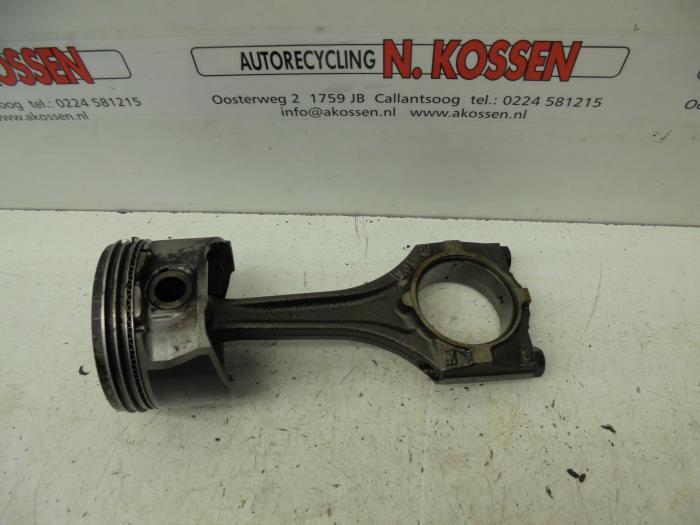 Usagé Bielle Chevrolet Nubira Wagon (J100) 1.8 16V Prix sur demande proposé par N Kossen Autorecycling BV