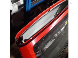 Usagé Revêtement plafond Peugeot 206 CC (2D) 2.0 16V Prix sur demande proposé par N Kossen Autorecycling BV