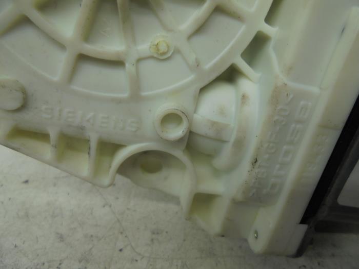 thumbnail image 2 of Front Left Electric Window Regulator For SEAT IBIZA III 6L (2/3 Door) - Without Motor By LST 2 of 4