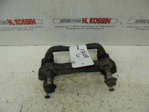 Used Front brake calliperholder, left Landrover Discovery III (LAA/TAA) 2.7 TD V6 Price on request offered by N Kossen Autorecycling BV