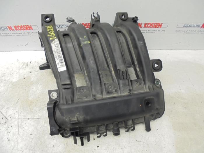 Używane Kolektor dolotowy Renault Twingo Cena na żądanie oferowane przez N Kossen Autorecycling BV