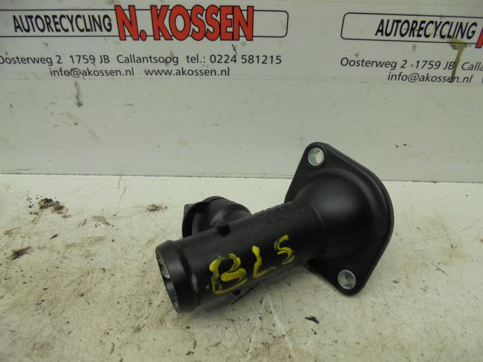 Thermostat housing from a Volkswagen Golf 2008