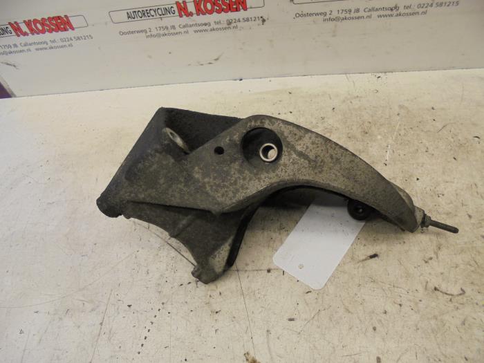 Used Alternator upper bracket Renault Megane Coupé (DA) 1.9 dTi Price on request offered by N Kossen Autorecycling BV
