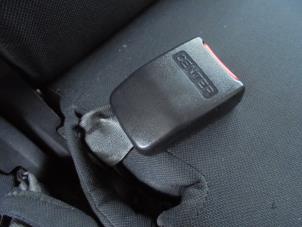 Used Rear seatbelt buckle, centre Hyundai Matrix 1.6 16V Price on request offered by N Kossen Autorecycling BV