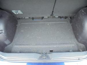 Used Boot mat Hyundai Matrix 1.6 16V Price on request offered by N Kossen Autorecycling BV