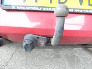 Used Towbar Seat Leon (1P1) 2.0 TDI 16V Price on request offered by N Kossen Autorecycling BV