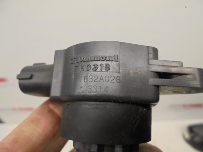 Ignition coil from a Smart Fortwo Coupé (451.3) 1.0 45 KW 2013