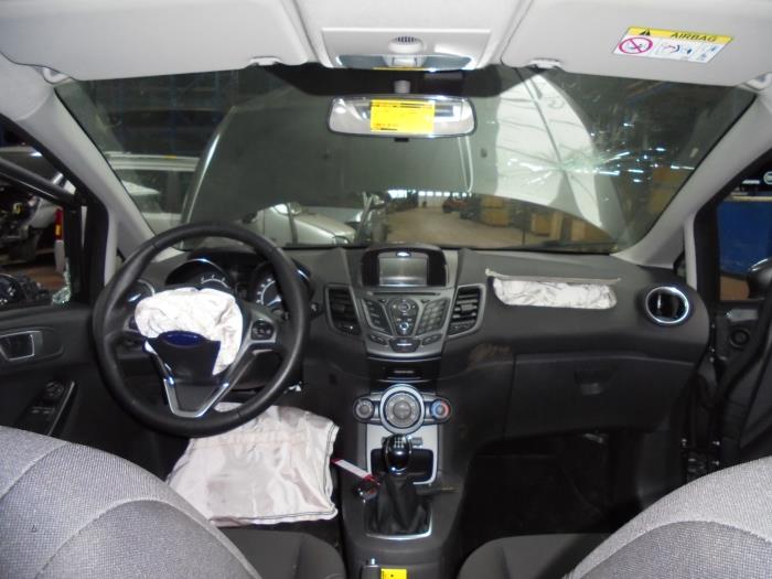 Eclairage intérieur avant d'un Ford Fiesta 6 (JA8) 1.0 Ti-VCT 12V 65 2015