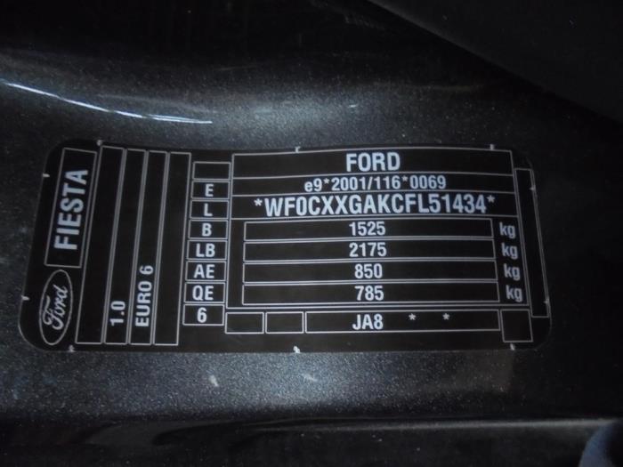 Banquette arrière d'un Ford Fiesta 6 (JA8) 1.0 Ti-VCT 12V 65 2015