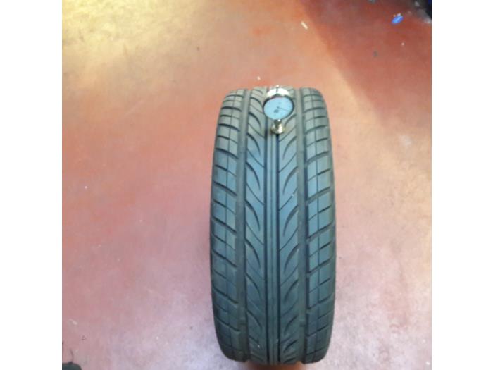 Używane Opona Cena na żądanie oferowane przez N Kossen Autorecycling BV