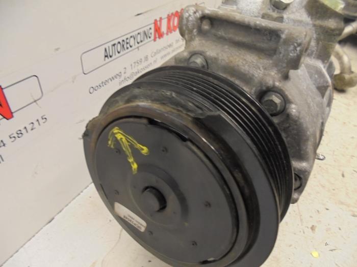 Air conditioning pump from a Seat Leon (1P1) 2.0 TDI 16V 2006
