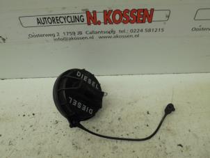 Used Fuel cap Hyundai Santafe Price on request offered by N Kossen Autorecycling BV