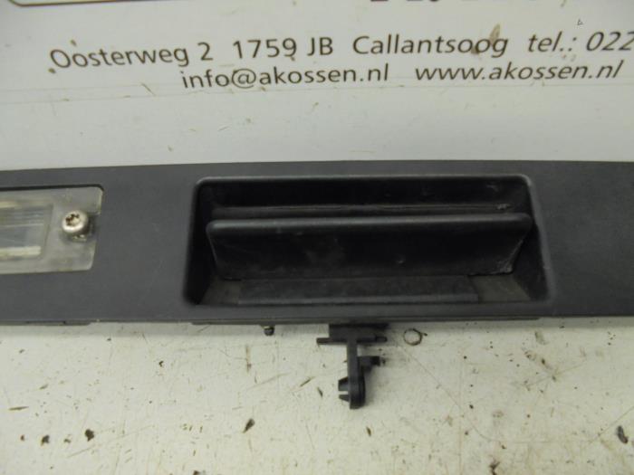 Tailgate handle from a Volvo XC70 (SZ) XC70 2.4 T 20V 2001