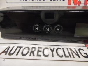 Innerdisplay från en Hyundai Santafe 2008