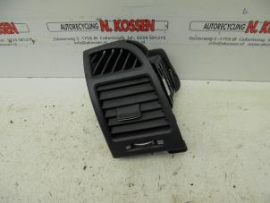Used Dashboard vent Hyundai Santafe Price on request offered by N Kossen Autorecycling BV
