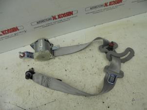 Used Rear seatbelt, right Hyundai Santafe Price on request offered by N Kossen Autorecycling BV