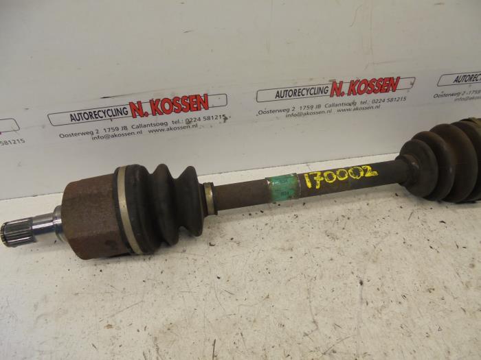 Front drive shaft, left from a Hyundai Santafe 2006