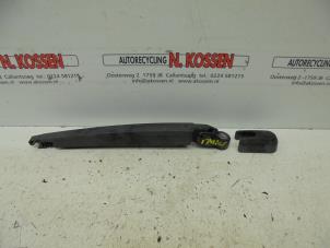 Used Rear wiper arm Hyundai Santafe Price on request offered by N Kossen Autorecycling BV