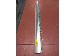 Used Side skirt, left BMW 3 serie (E46/2) 320 Ci 24V Price on request offered by N Kossen Autorecycling BV