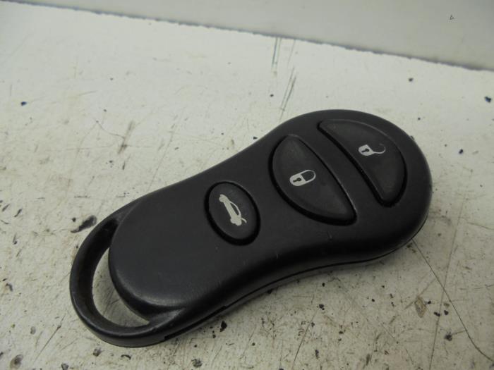 Usagé Kit télécommande Chrysler 300 M 3.5 V6 24V Prix sur demande proposé par N Kossen Autorecycling BV
