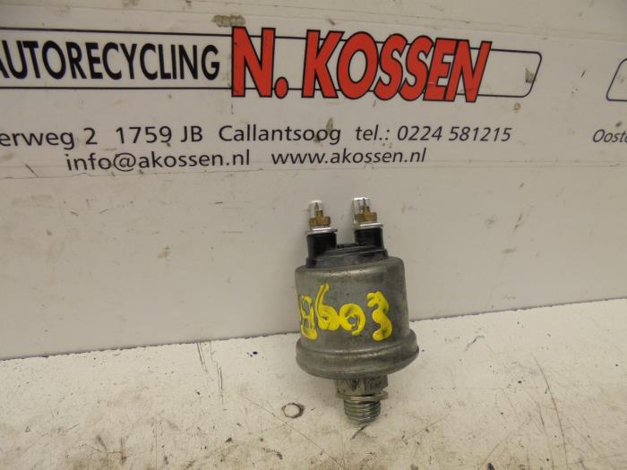 Begagnade Oljetryckssensor Porsche 911 Pris på förfrågan erbjuds av N Kossen Autorecycling BV