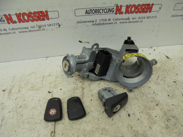 Set of cylinder locks (complete) from a Opel Corsa D 1.0 2009