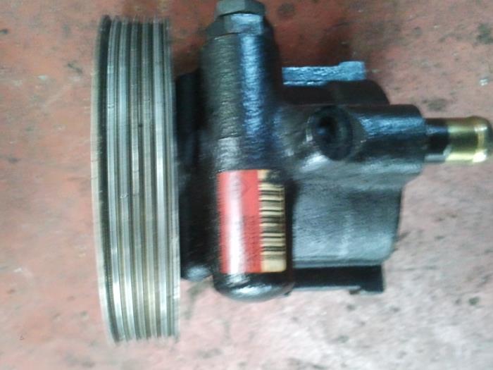Usagé Pompe direction assistée Renault Megane (BA) 1.6 16V Prix sur demande proposé par N Kossen Autorecycling BV