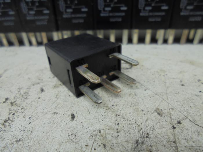 Relay from a Chrysler Voyager 2007