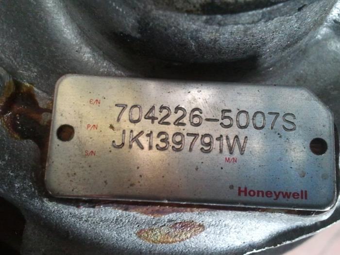 Turbo van een Ford Mondeo III Wagon 2.0 TDCi/TDDi 115 16V 2001