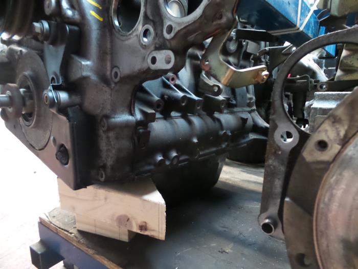 Gebrauchte Kolben Mitsubishi Pajero Preis auf Anfrage angeboten von N Kossen Autorecycling BV