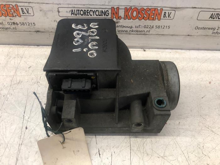 Begagnade Luftflödesmätare Volvo 3-Serie Pris på förfrågan erbjuds av N Kossen Autorecycling BV