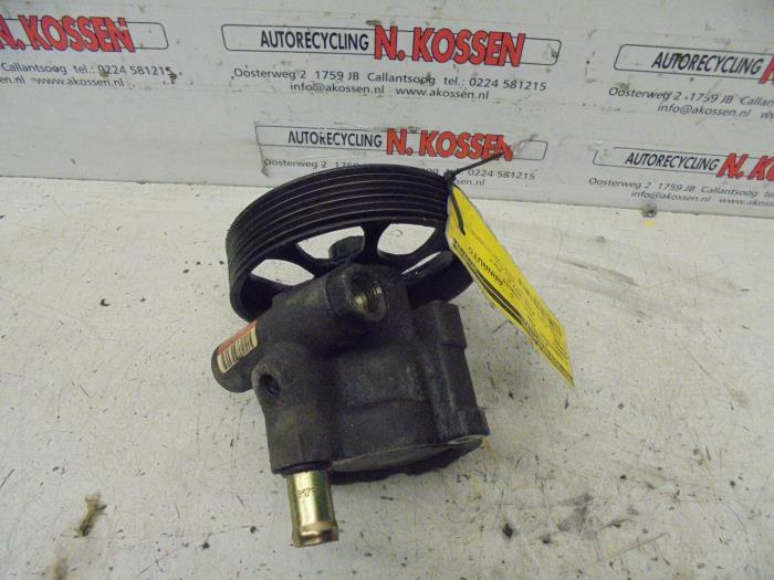Usagé Pompe de direction Renault Espace (JK) 2.0 16V Turbo Prix sur demande proposé par N Kossen Autorecycling BV