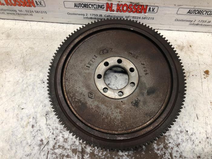 Flywheel from a Renault Scénic I (JA) 1.6 16V 2002