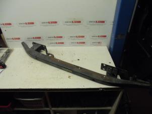 Used Front bumper frame Renault Twingo II (CN) 1.5 dCi 90 FAP Price on request offered by N Kossen Autorecycling BV