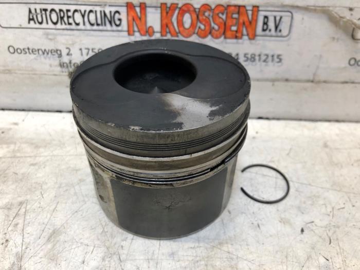 Used Piston Volkswagen Transporter Price on request offered by N Kossen Autorecycling BV