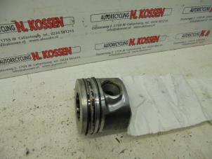 Used Piston Hyundai Santafe Price on request offered by N Kossen Autorecycling BV