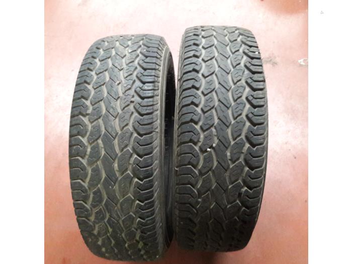 Używane Opona Cena na żądanie oferowane przez N Kossen Autorecycling BV