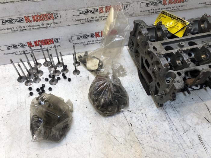 Begagnade Topplock Opel Meriva (A) 1.4 16V Twinport Pris på förfrågan erbjuds av N Kossen Autorecycling BV
