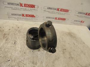 Used Connecting rod Landrover Discovery Price on request offered by N Kossen Autorecycling BV