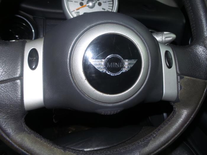 Left airbag (steering wheel) from a Mini Cooper 2003