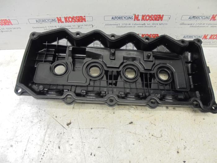 Rocker cover from a Nissan Cab Star 2010